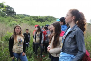 Participantes em seu primeiro contato com a reserva. (Foto: Daniele Pezzutti)